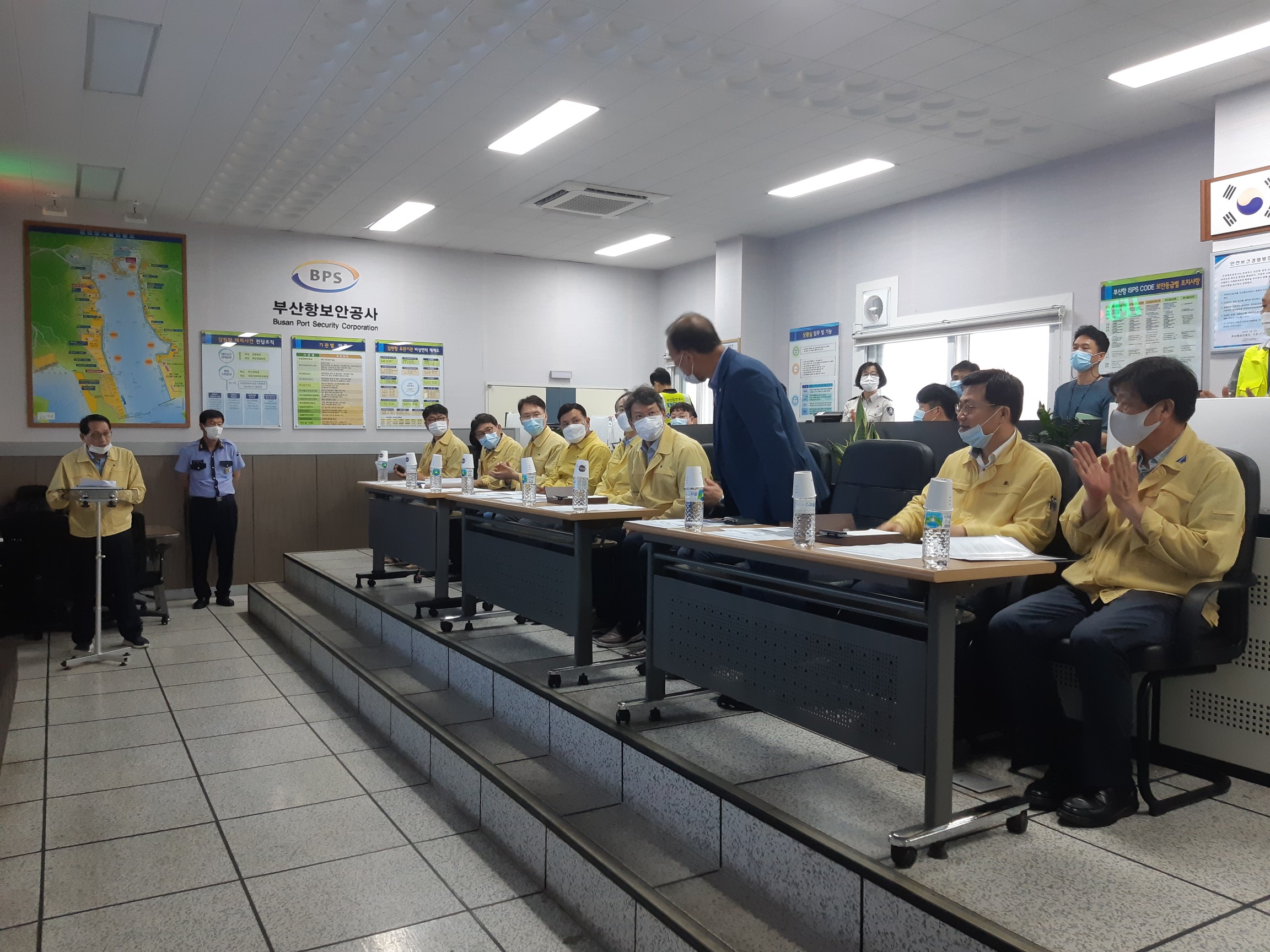 부산시장권한대행, 해수청장, BPA 8월7일 C-19 관련 감천동편부두 및 감천상황실 방문2