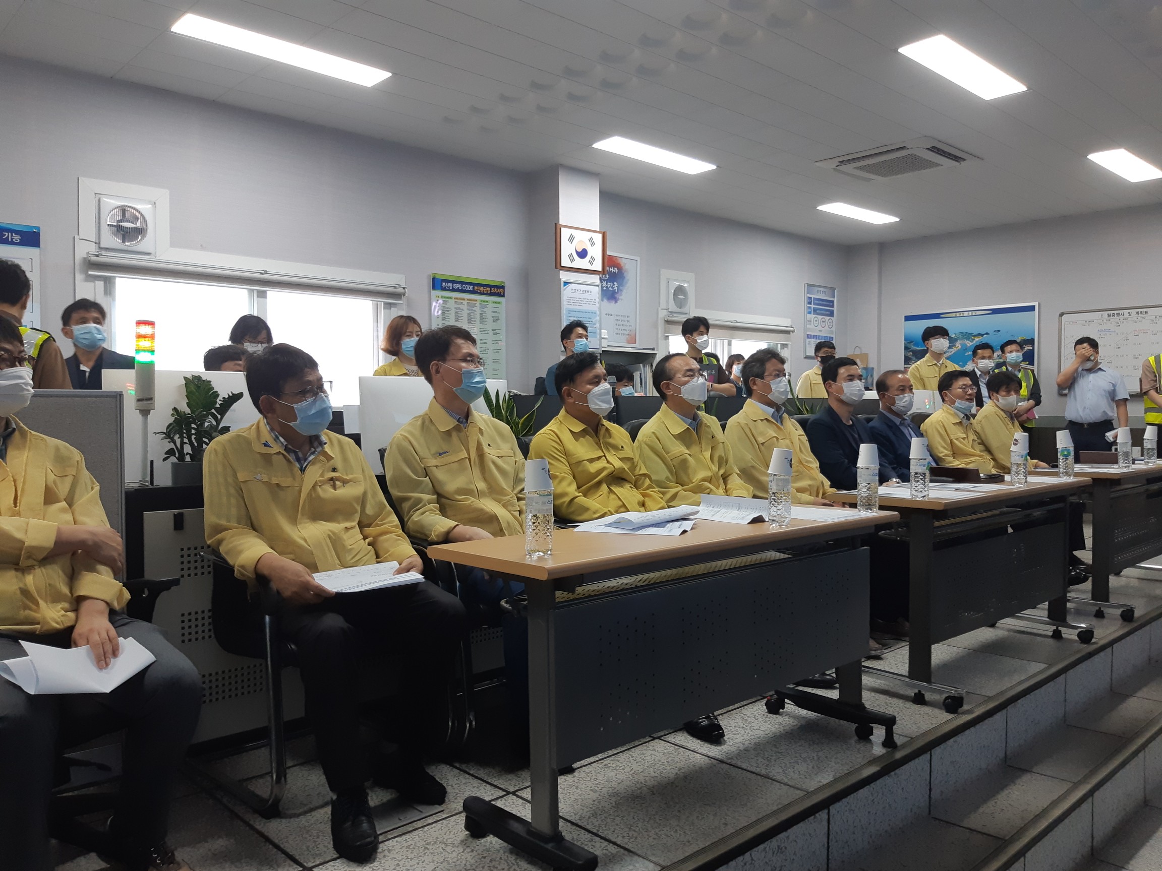 부산시장권한대행, 해수청장, BPA 8월7일 C-19 관련 감천동편부두 및 감천상황실 방문4