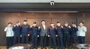 25.5.7 신규임용자 임명장 수여식